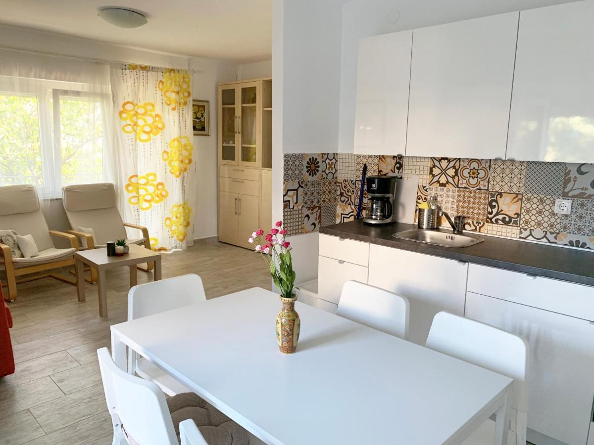 Apartment Maria - new, 4+2 persons, 2 balconies Krk Town Esterno foto