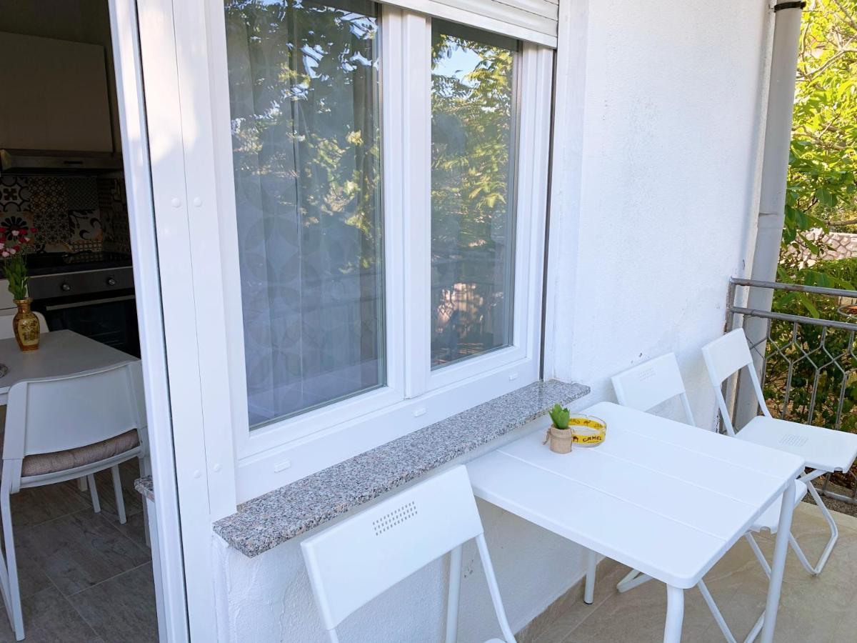 Apartment Maria - new, 4+2 persons, 2 balconies Krk Town Esterno foto