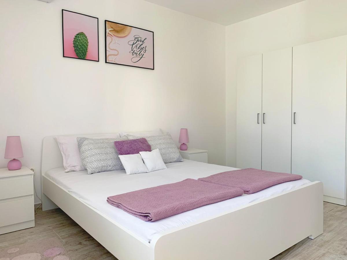 Apartment Maria - new, 4+2 persons, 2 balconies Krk Town Esterno foto