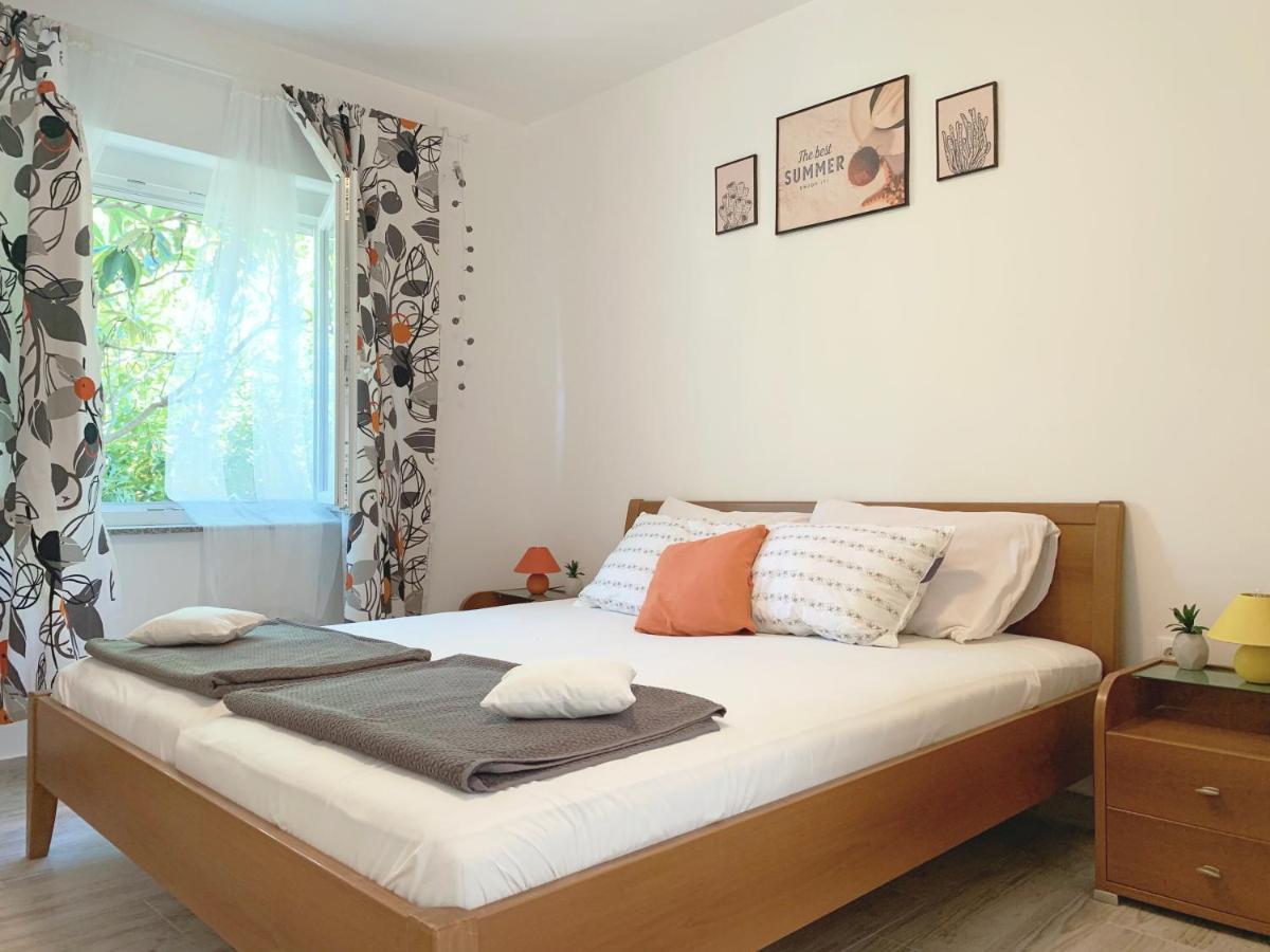 Apartment Maria - new, 4+2 persons, 2 balconies Krk Town Esterno foto