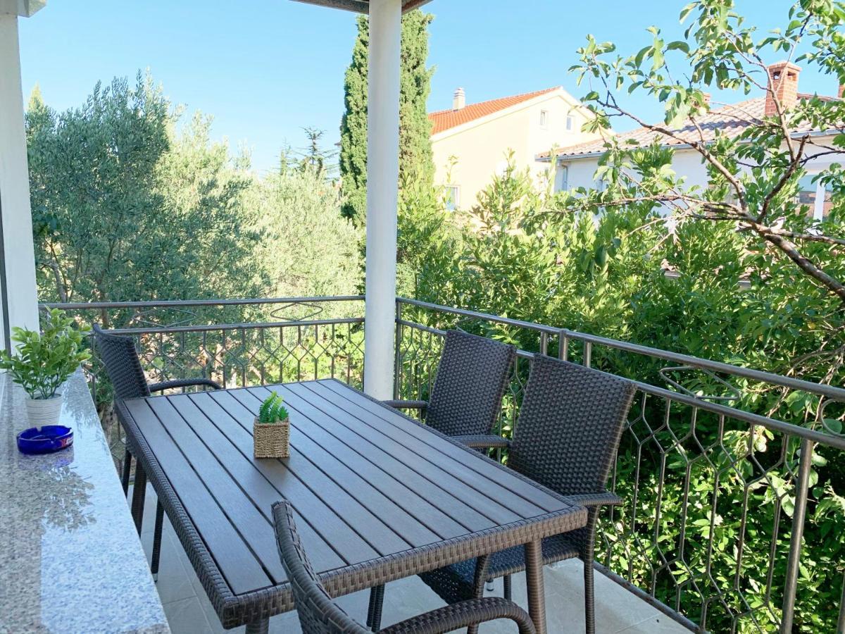 Apartment Maria - new, 4+2 persons, 2 balconies Krk Town Esterno foto