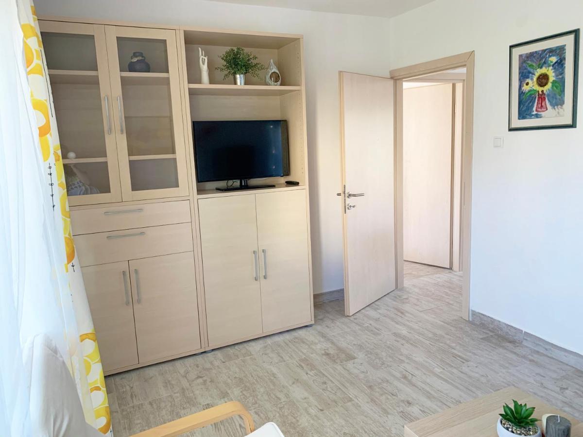 Apartment Maria - new, 4+2 persons, 2 balconies Krk Town Esterno foto