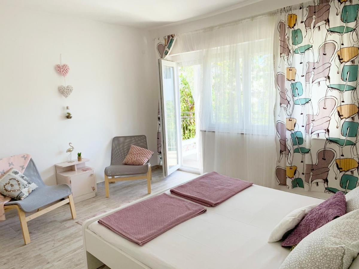 Apartment Maria - new, 4+2 persons, 2 balconies Krk Town Esterno foto