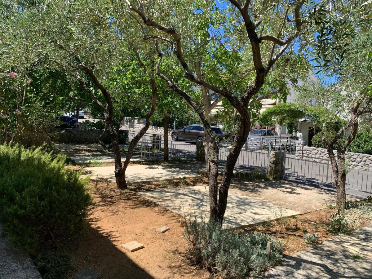 Apartment Maria - new, 4+2 persons, 2 balconies Krk Town Esterno foto